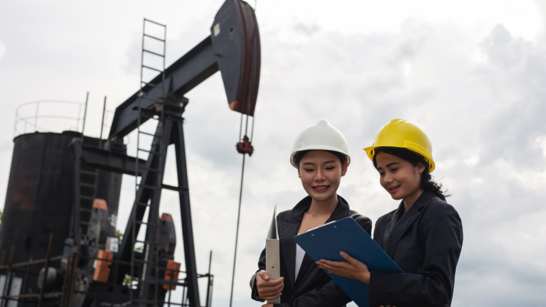 How Many Jobs are Available in Oil & Gas Production in 2023 | Stats